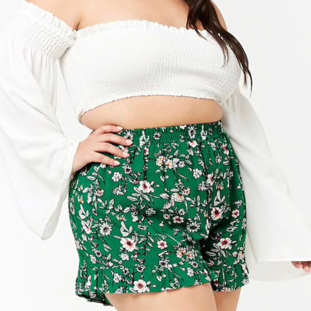Plus Size Floral Ruffle Shorts 3X High Waist